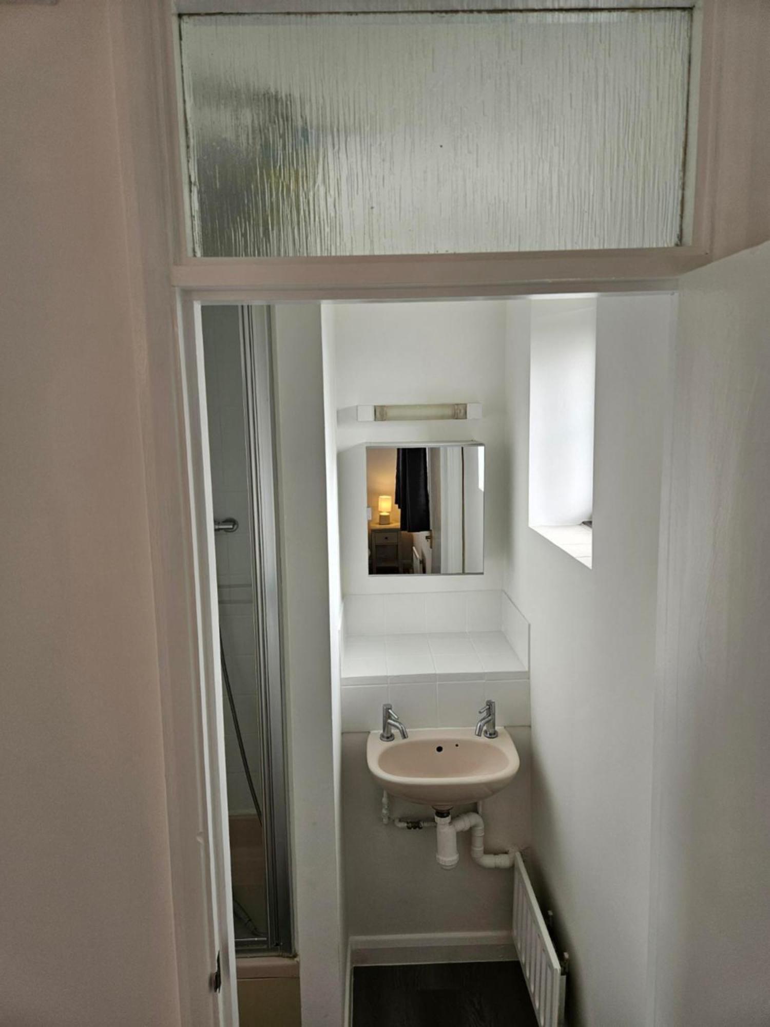 Redcot Gardens Stamford 4 Bed Contractor Familt Home With Parking Extérieur photo