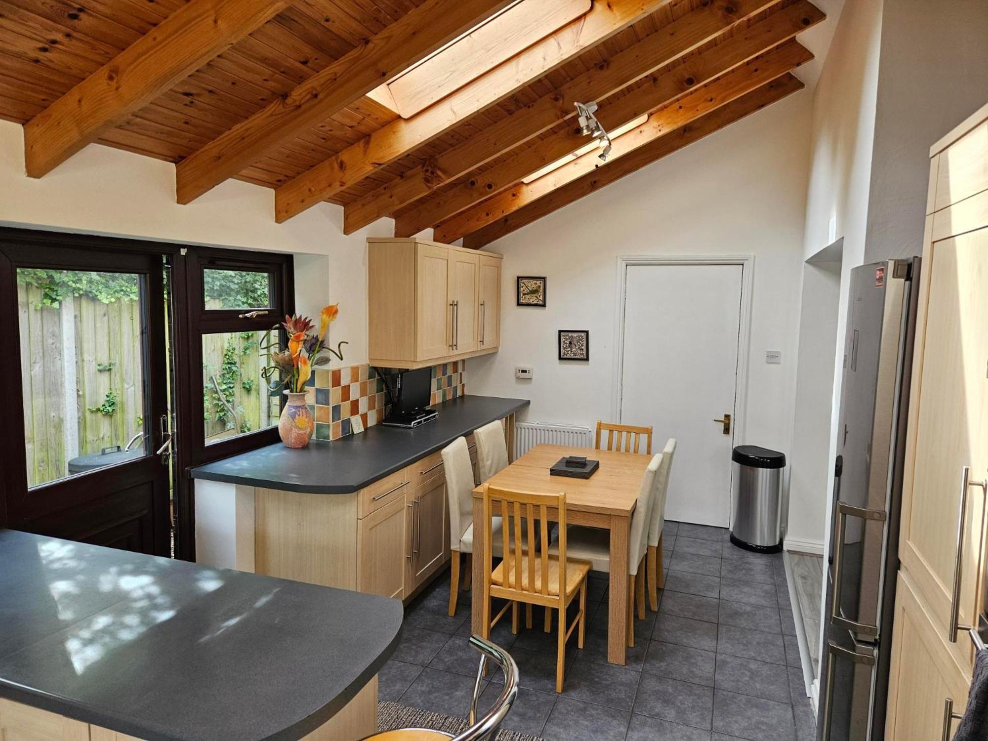 Redcot Gardens Stamford 4 Bed Contractor Familt Home With Parking Extérieur photo