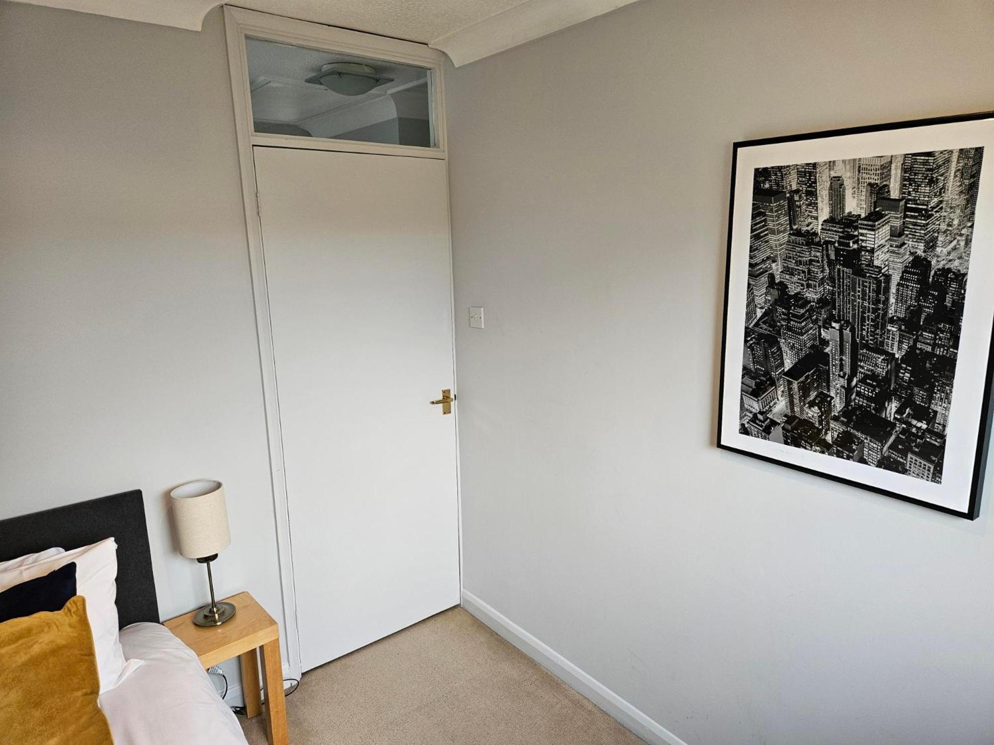 Redcot Gardens Stamford 4 Bed Contractor Familt Home With Parking Extérieur photo
